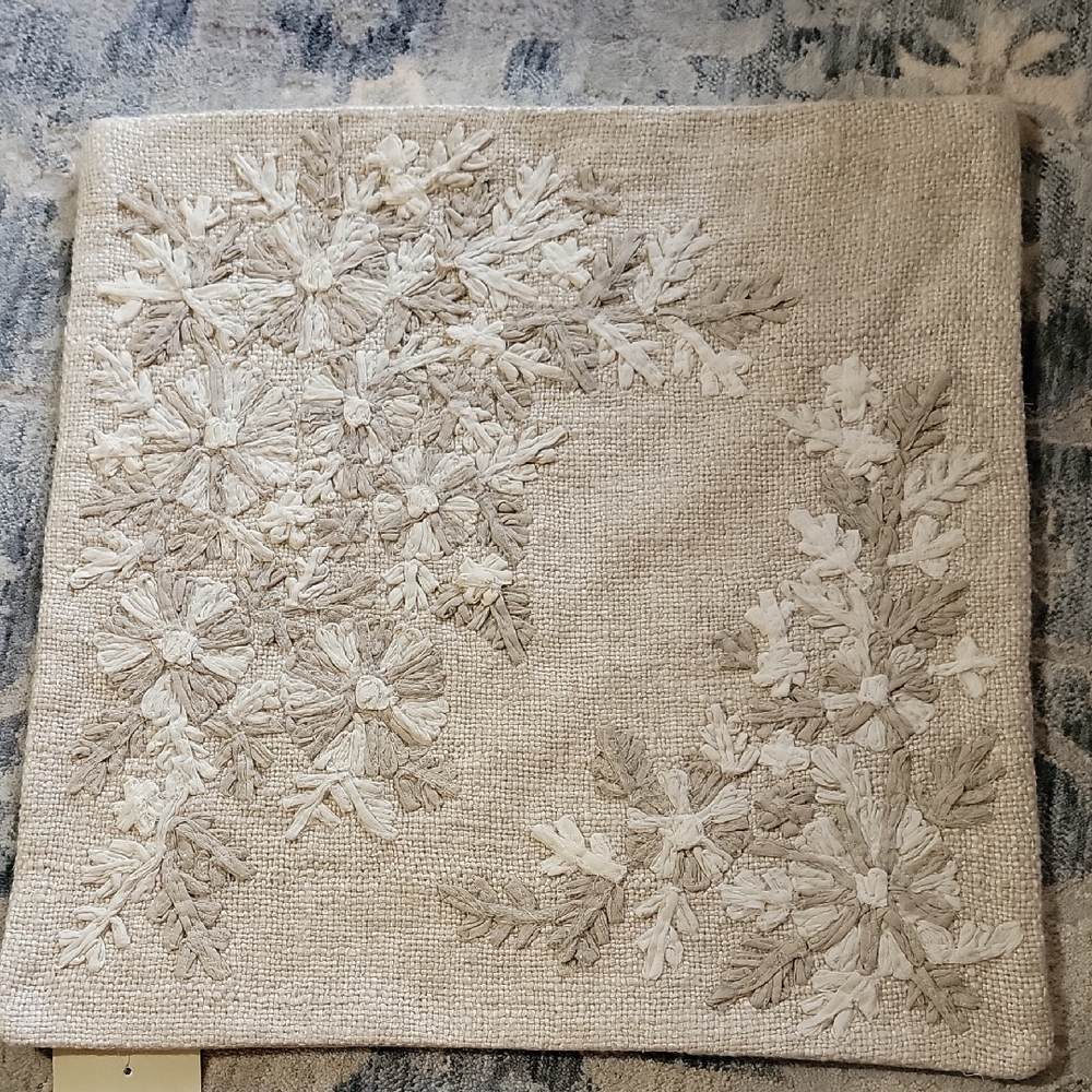 Deepika Padukone Pottery Barn Chambray 18x18" Accent Pillow Cover Cream And Tan